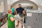 Kranowszky-Nagy Andrea adt át az új berendezéseket a bentlakás alkalmazottainak | Fotók: Pataky Lehel Zsolt 