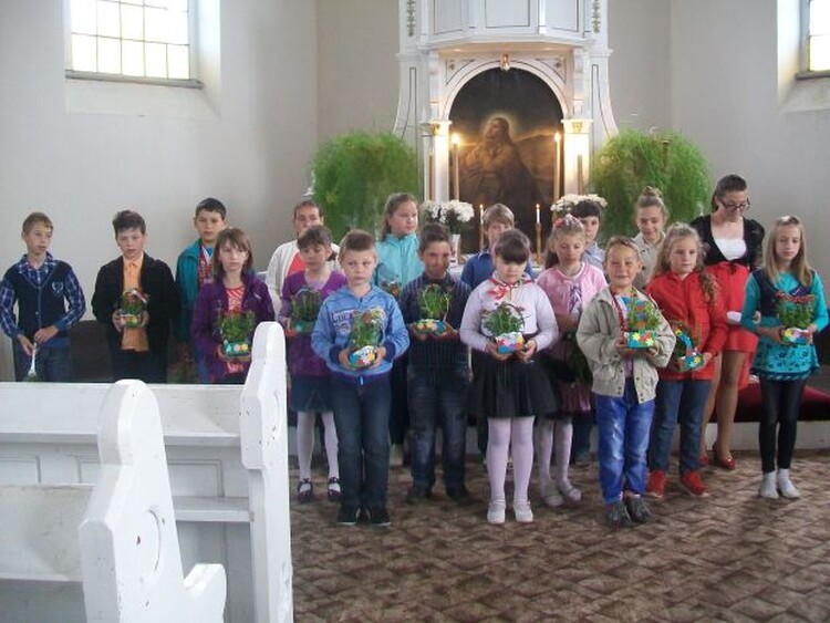 <em>Hír szerkesztése</em> Rendhagyó anyák napi istentisztelet Varsándon