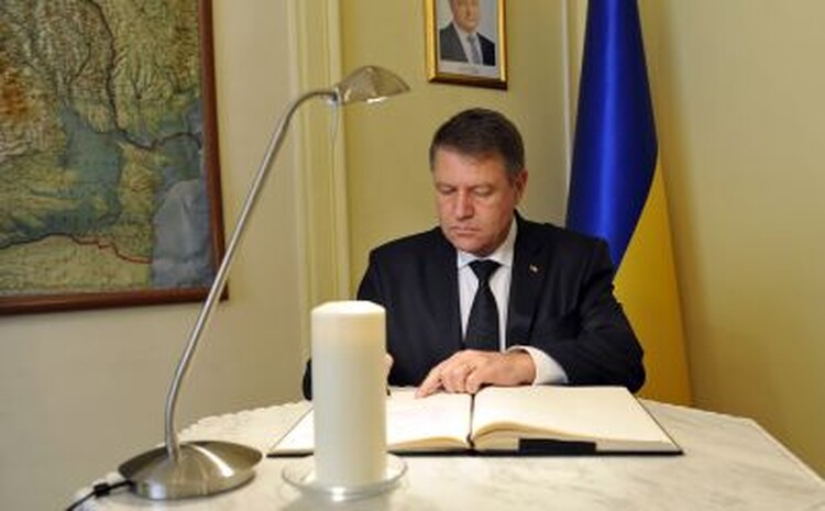 <em>Hír szerkesztése</em> Magyar holokauszt-túlélőket tüntetett ki Iohannis