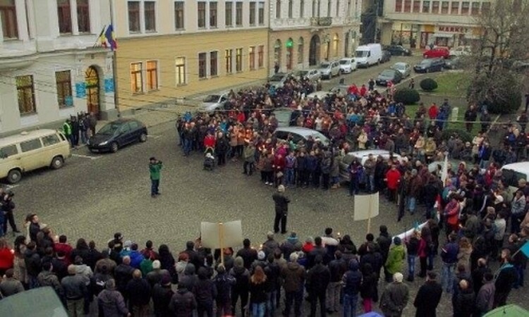 <em>Hír szerkesztése</em> A „székelyföldi terrorista” őrizetben, a craiovai dzsihadista szabadlábon védekezhet