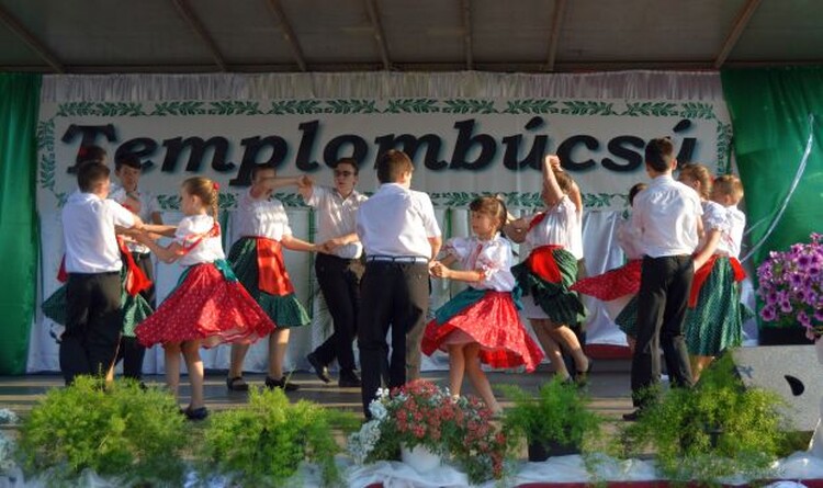 <em>Hír szerkesztése</em> Néptánctalálkozó és Bojtorján-koncert Kisperegen