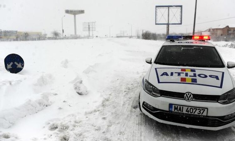 <em>Hír szerkesztése</em> Egy autópályát és több utat is lezártak a havazás miatt