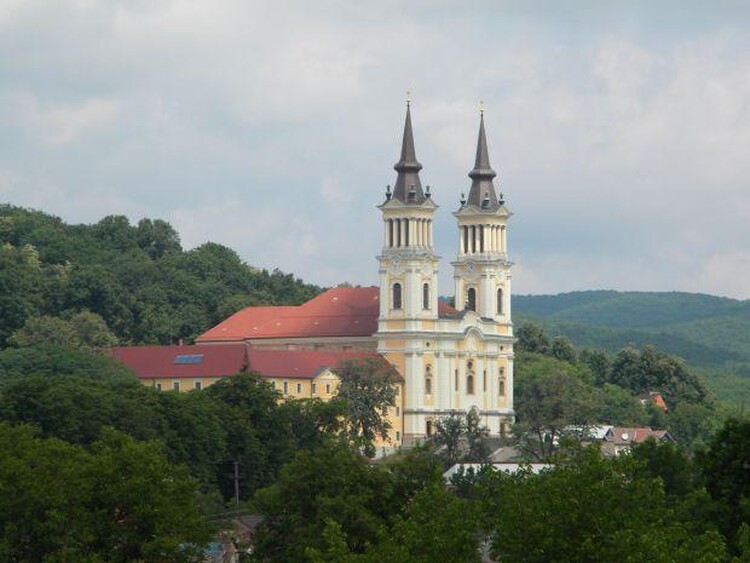 <em>Hír szerkesztése</em> Ünnepi miserendek a római katolikus egyházközségekben