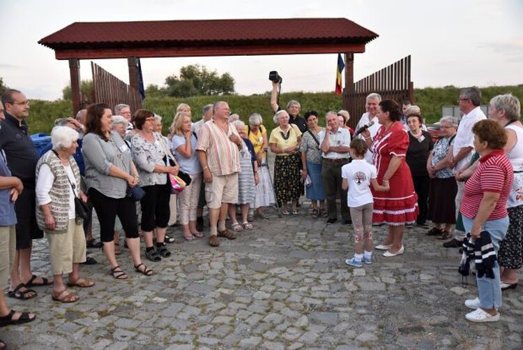 <em>Hír szerkesztése</em> Budapesti adakozás a pécskai közösségi házért